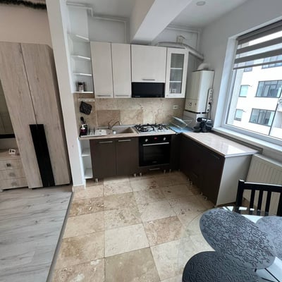 Vermietung eines gemütlichen Studio-Apartments mit separatem Zimmer und Balkon, Bukarest, Rumänien